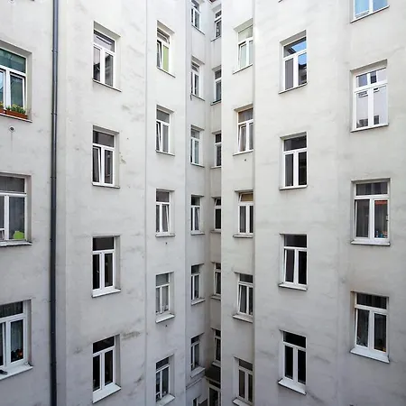 Apartment Mystay Apartament Chmielna
